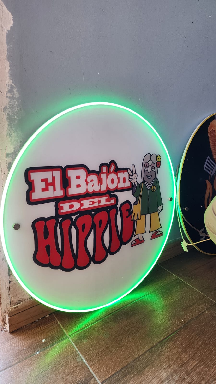 WhatsApp Image 2024-10-24 at 21.28.27 Letrero de Recepcion iluminado contorno